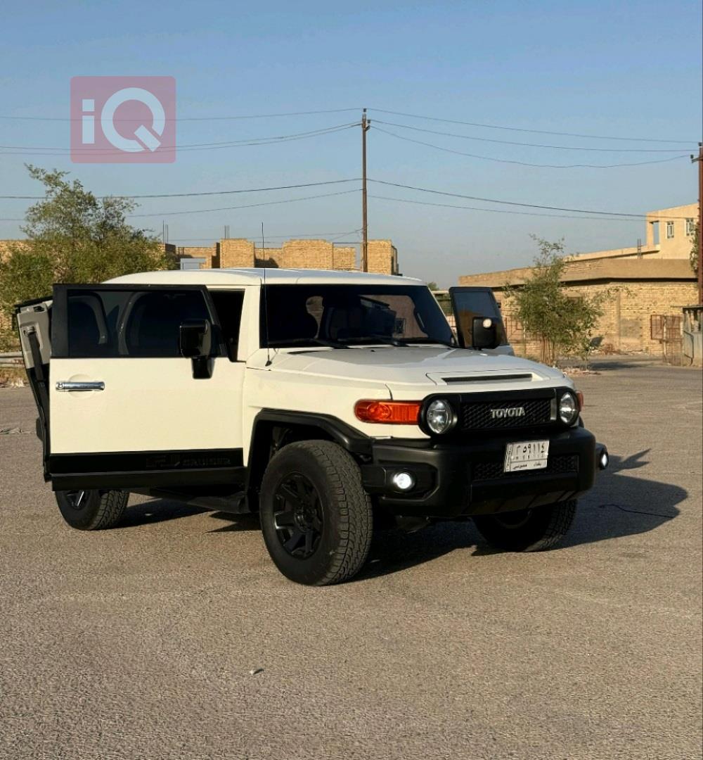 تويوتا إف جي كروزر